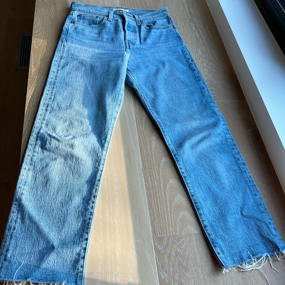 * SOLD ON ANOTHER PLATFORMLevi’s wedgie straight size 25 - Picture 1 of 5